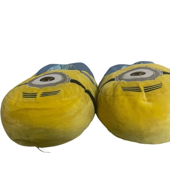 Universal Studios Despicable Me Minion Adult Slippers - Picture 7 of 14